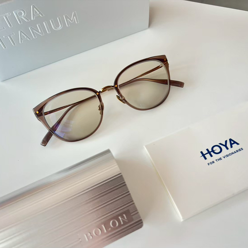 Global-Eye-Pattaya-Dr-Mo-Vision-Eyewear-Eye-Care-212