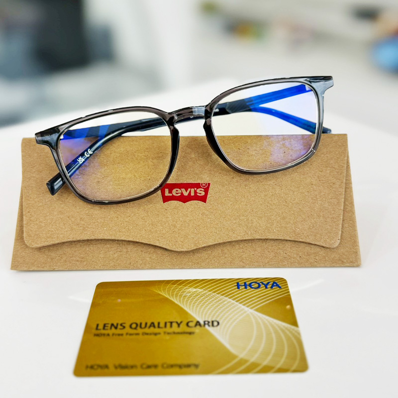 Global-Eye-Pattaya-Dr-Mo-Vision-Eyewear-Eye-Care-246