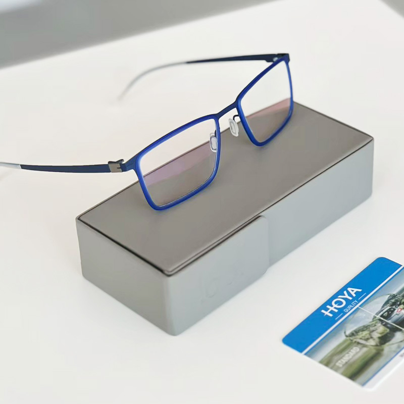 Global-Eye-Pattaya-Dr-Mo-Vision-Eyewear-Eye-Care-249