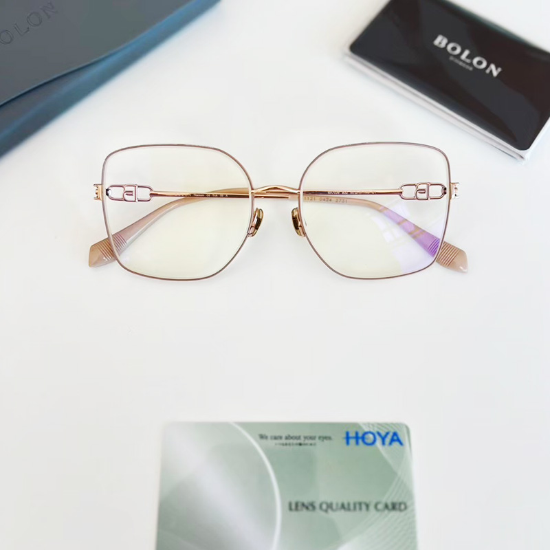 Global-Eye-Pattaya-Dr-Mo-Vision-Eyewear-Eye-Care-256